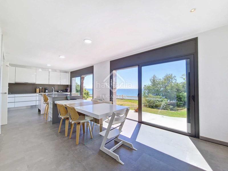 Foto 43f2a2ff-4814-49c4-bbb9-bbf38d3d37e9. Location chalet avec parking dans Barri de Mar Vilanova i la Geltrú