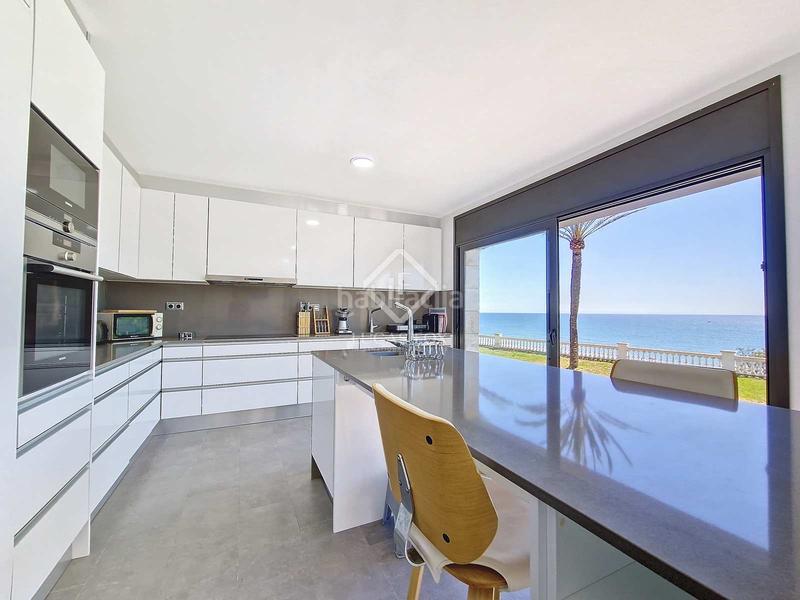 Foto 5bd530bb-e2fd-4686-a1f4-1557930b5fc8. Location chalet avec parking dans Barri de Mar Vilanova i la Geltrú