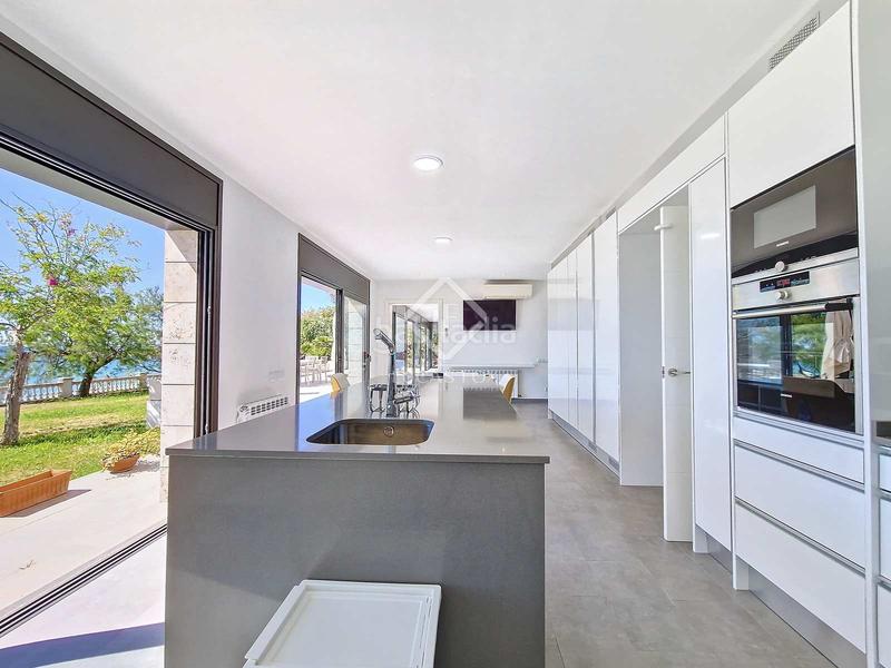 Foto 5e60b117-aa8a-4ffb-8c42-276850b933dd. Location chalet avec parking dans Barri de Mar Vilanova i la Geltrú