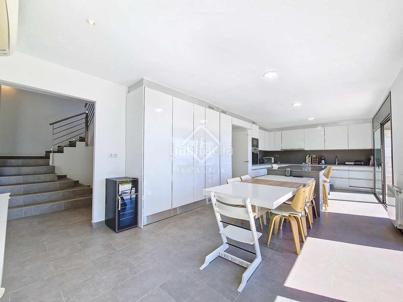 Foto 76d94c99-ee83-4b5f-a6ed-77b4736c6643. Location chalet avec parking dans Barri de Mar Vilanova i la Geltrú