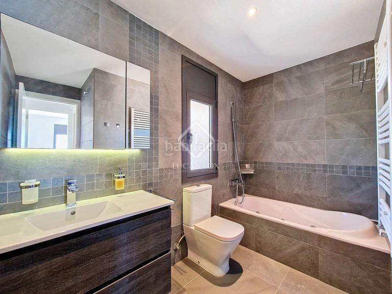 Foto 84336633-cb02-49dd-a704-0e201da5948a. Location chalet avec parking dans Barri de Mar Vilanova i la Geltrú