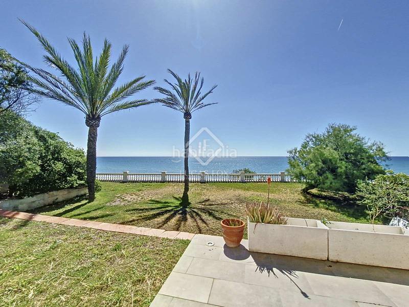 Foto 8543ae7c-7ff1-4051-bc7c-365272204920. Location chalet avec parking dans Barri de Mar Vilanova i la Geltrú