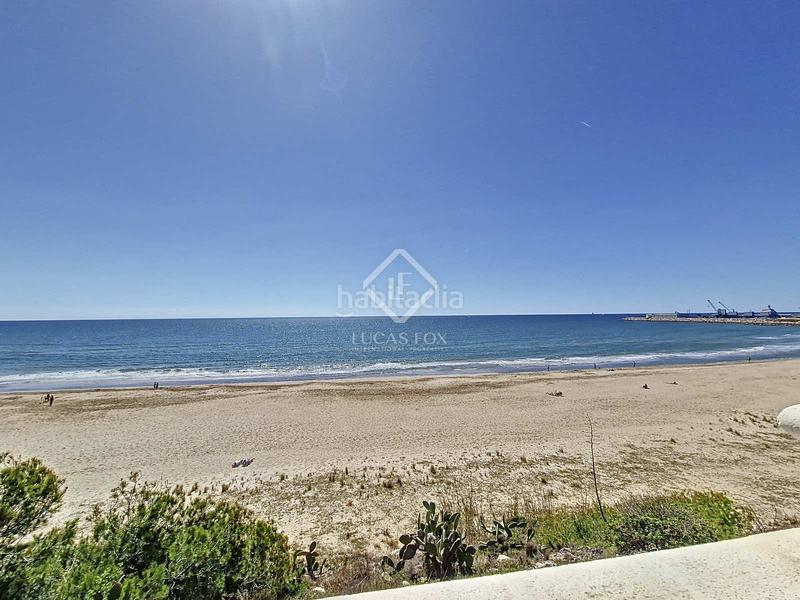 Foto 8acc73e5-3a84-4122-a4b4-3bafd66f6e8f. Location chalet avec parking dans Barri de Mar Vilanova i la Geltrú