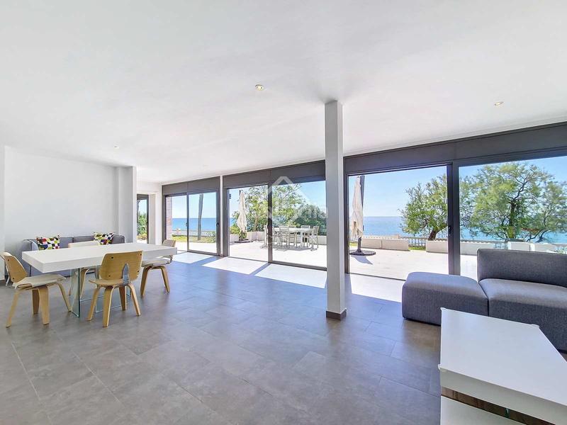 Foto 8d1da5c4-a1bf-4f8d-a3d6-3c60df445bd2. Location chalet avec parking dans Barri de Mar Vilanova i la Geltrú