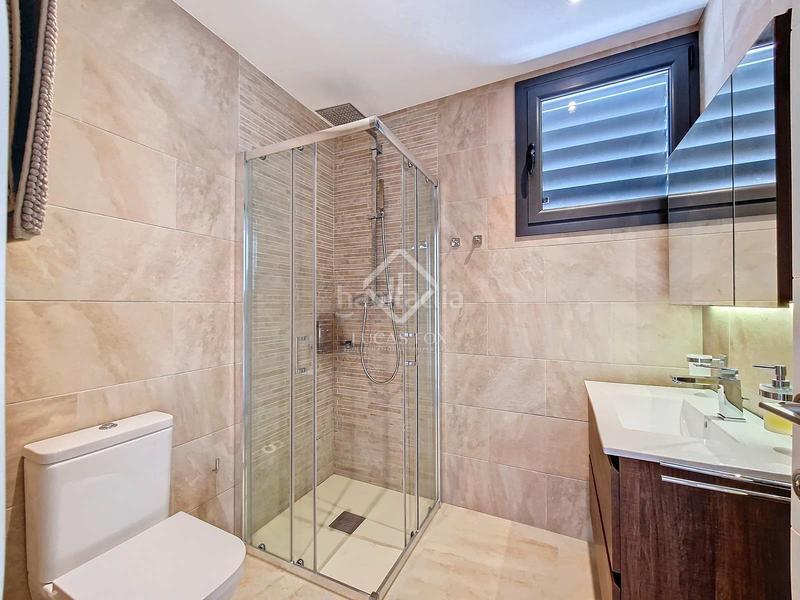 Foto 15c64a2d-84d5-4fb0-ac25-bffdd6c26285. Rent chalet with parking in Barri de Mar Vilanova i la Geltrú