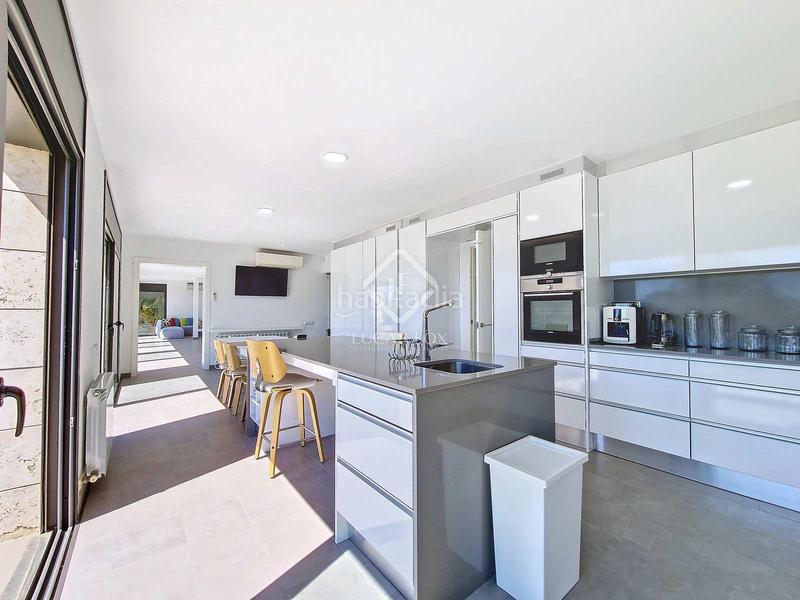 Foto 2e1b569c-4086-47ed-a42c-2ee00cefe7d7. Rent chalet with parking in Barri de Mar Vilanova i la Geltrú