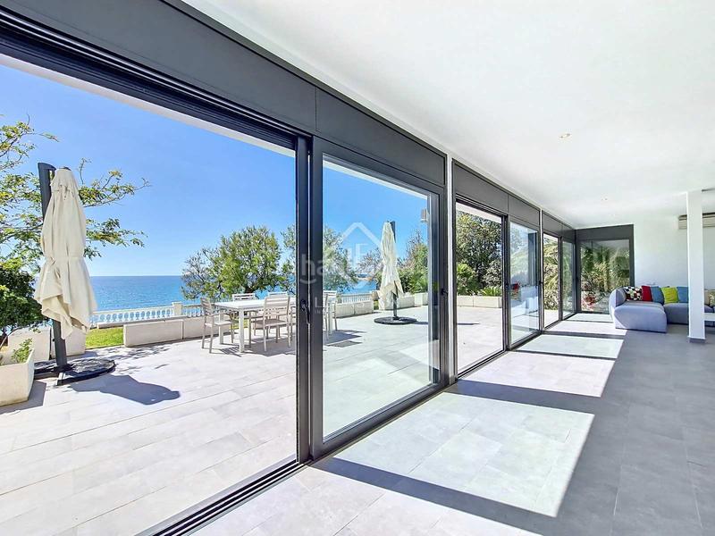 Foto 5631bb27-05eb-4fce-b982-98ea5e3a0989. Rent chalet with parking in Barri de Mar Vilanova i la Geltrú