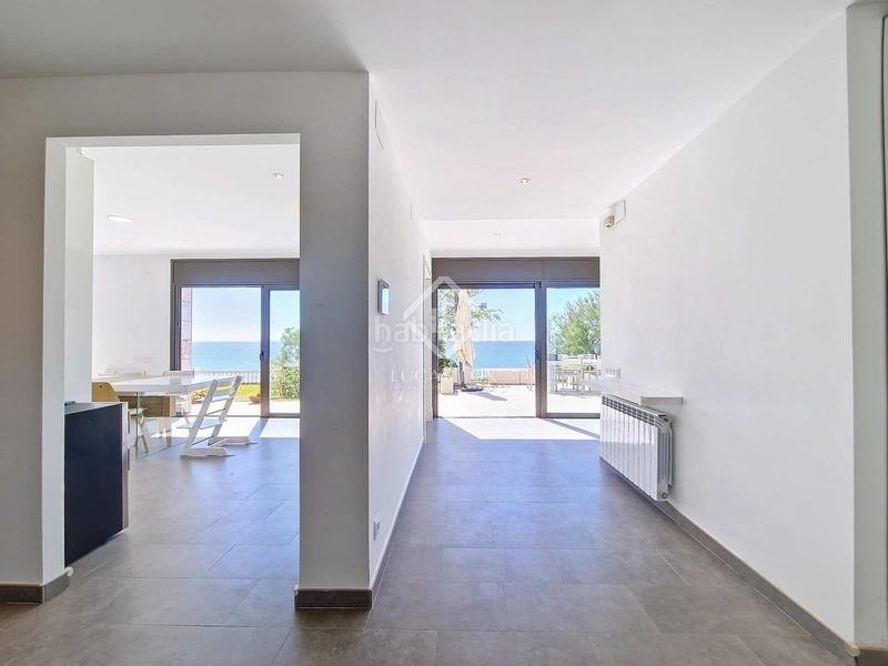 Foto 8e8fdd10-ad09-42e5-9b53-3f1351043b35. Rent chalet with parking in Barri de Mar Vilanova i la Geltrú