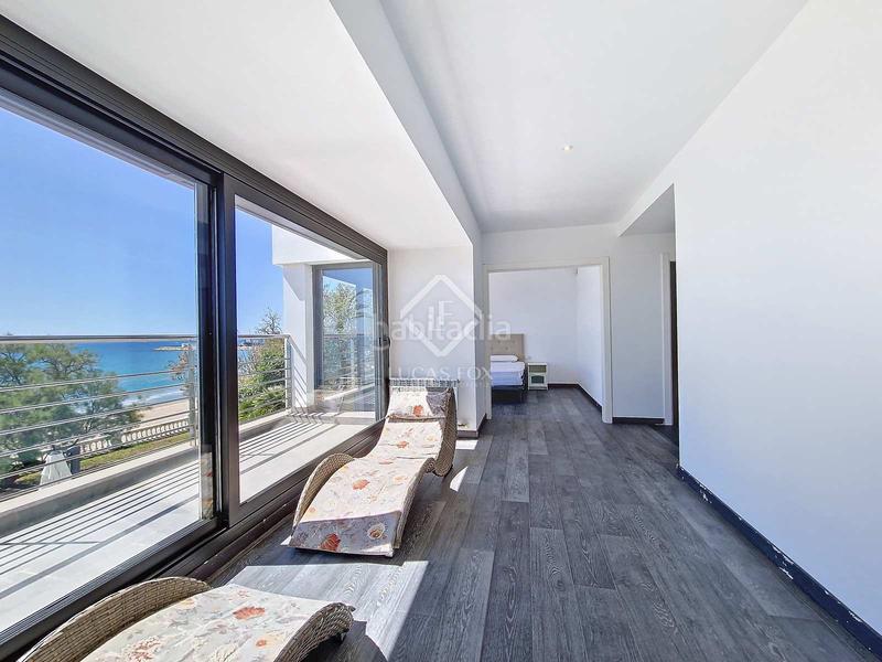 Foto cf94b6ce-4fd5-4b72-be79-3f6f84432f17. Rent chalet with parking in Barri de Mar Vilanova i la Geltrú