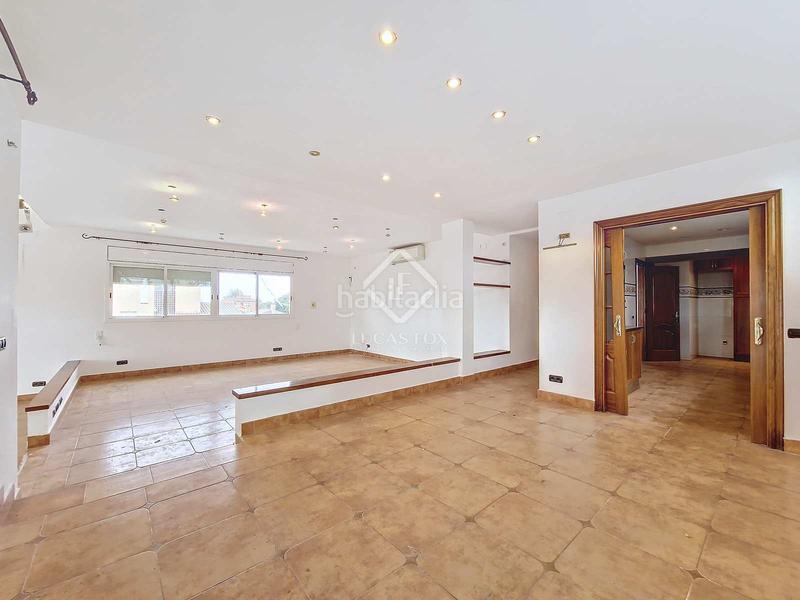 Foto 0c1ba9db-8e0b-46b2-b694-5f9ace625f13. Chalet fantástica casa independiente, completamente exterior, con 4 habitaciones y un extenso jardín en venta en una tranquila zona resid en Vendrell (El)