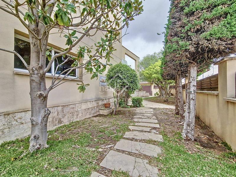Foto 73b086ce-5603-4c62-a3c5-da9aff4ddd4a. Chalet fantástica casa independiente, completamente exterior, con 4 habitaciones y un extenso jardín en venta en una tranquila zona resid en Vendrell (El)