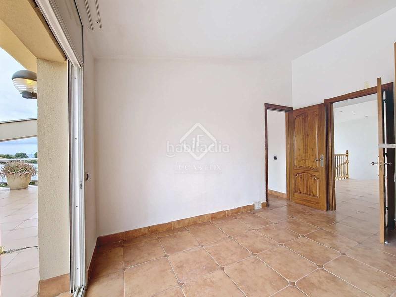 Foto 7f5b7541-6a33-4392-ad88-7eb4c05f725c. Chalet fantástica casa independiente, completamente exterior, con 4 habitaciones y un extenso jardín en venta en una tranquila zona resid en Vendrell (El)