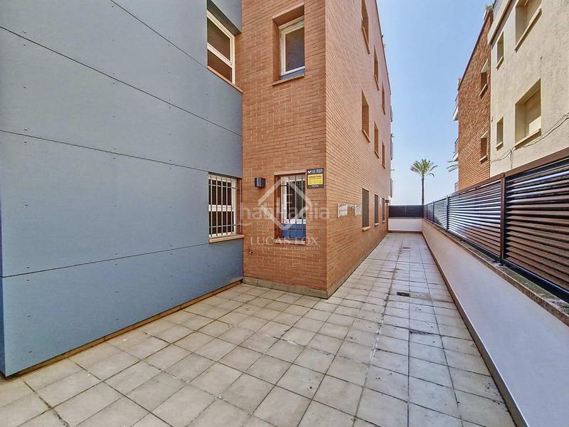 Foto 007309b9-ee7a-49c7-a657-d423ca296cbd. Piso espectacular piso en planta baja en venta en primera línea de mar en el paseo marítimo de calafell, costa daurada en Segur de Calafell