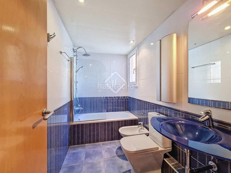 Foto 18b1ec5a-6782-4d17-bd4c-661219a92980. Piso espectacular piso en planta baja en venta en primera línea de mar en el paseo marítimo de calafell, costa daurada en Segur de Calafell