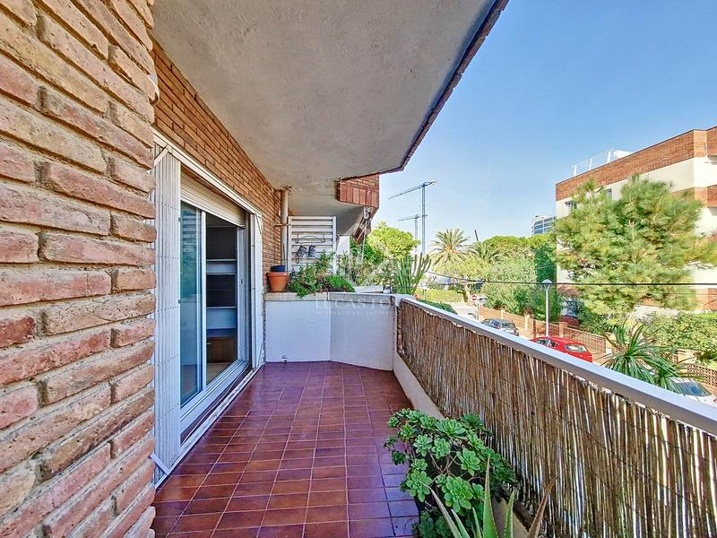 Foto d8eb015f-d27a-4618-9ae7-ff9b04de4462. Piso acogedor piso con terraza en venta en Ribes Roges, la mejor zona de vilanova, a tanto solo 2 minutos de la playa en Vilanova i la Geltrú