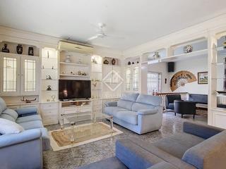 Miete Chalet in Mas Mel. Gran casa independiente con parcela de 2.852 m, piscina, pista d