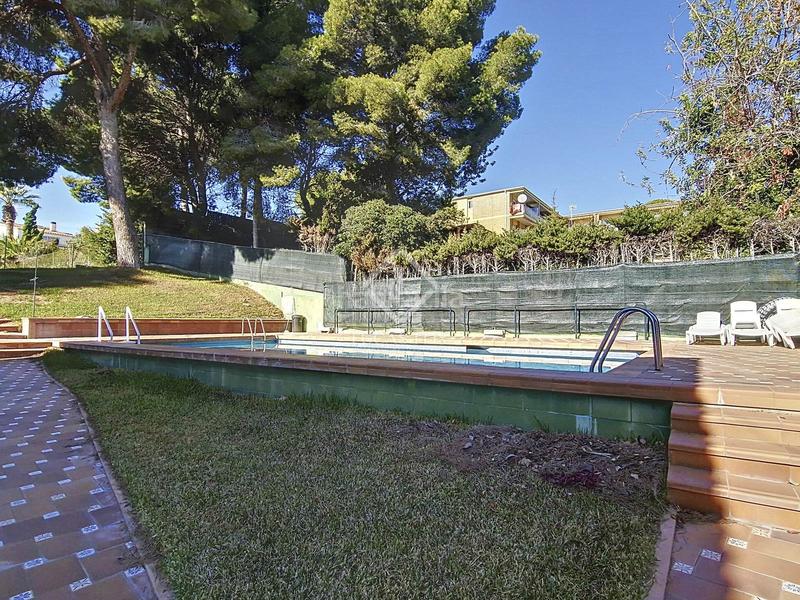 Foto 15359f93-25b0-4ddf-95dc-2b468e0edd1f. Miete chalet mit heizung pool in Mas Mel Calafell