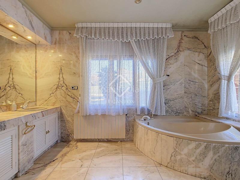 Foto 1b35a7c4-073b-4a6d-b72e-8e2202461df4. Rent chalet with heating pool in Mas Mel Calafell