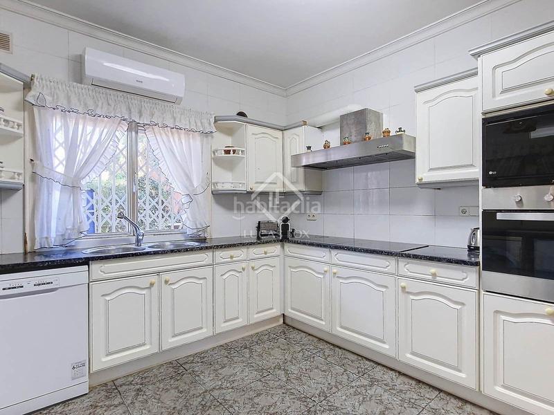 Foto 3d82d6c8-0367-4163-8175-7d2c8e12a884. Rent chalet with heating pool in Mas Mel Calafell