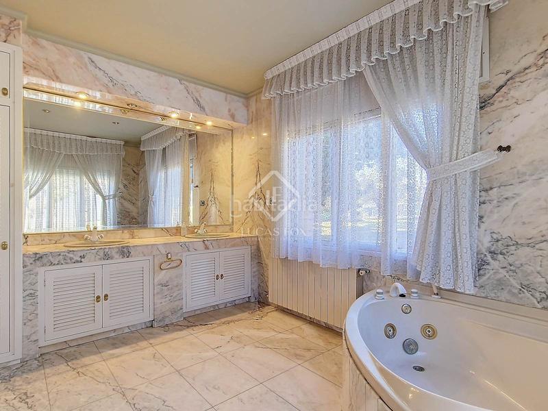 Foto 9cbc6e65-ab00-427d-a9b2-2022c323460f. Rent chalet with heating pool in Mas Mel Calafell