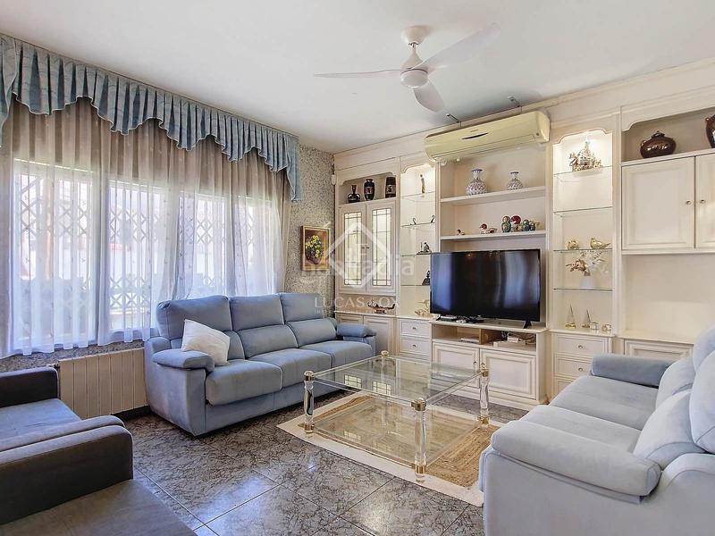 Foto abfc30b2-cea2-4bf5-b0c6-a48c50a45109. Rent chalet with heating pool in Mas Mel Calafell