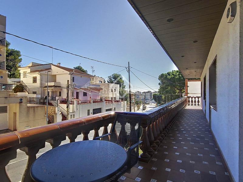 Foto ede4b940-b289-4d78-85a8-dd0c96ca00fc. Rent chalet with heating pool in Mas Mel Calafell