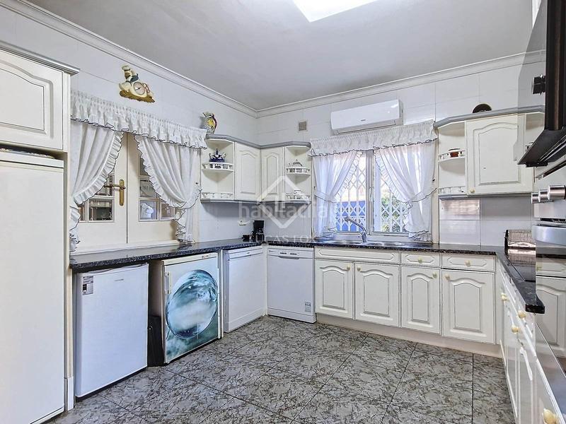 Foto f1b5bfdb-fce4-48e0-bd45-210f0042bb23. Rent chalet with heating pool in Mas Mel Calafell