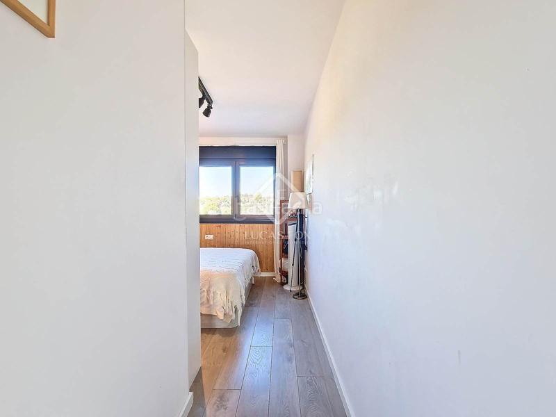 Foto 11b5cbf7-2211-4308-b1ce-cc3c41f20373. Piso fantástico piso exterior con 4 dormitorios, plaza de aparcamiento y piscina comunitaria en venta en Vilanova i la Geltrú