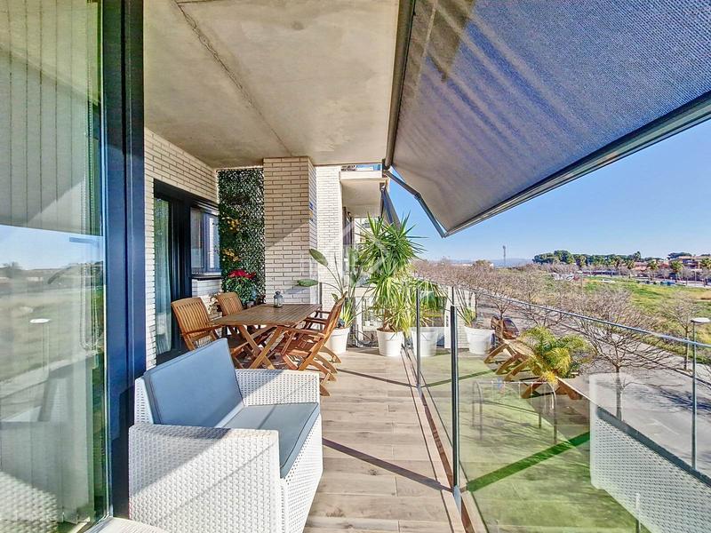 Foto 18b6b20c-86a1-4913-8369-a92f9f44cccb. Piso fantástico piso exterior con 4 dormitorios, plaza de aparcamiento y piscina comunitaria en venta en Vilanova i la Geltrú