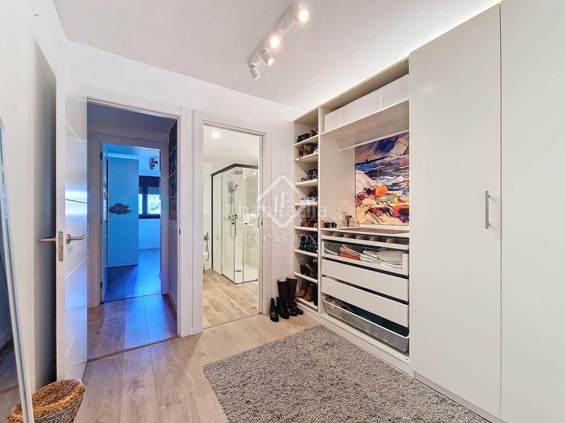 Foto 7d1de4d6-db11-4d2c-b3cc-0f4db5bad1b4. Piso fantástico piso exterior con 4 dormitorios, plaza de aparcamiento y piscina comunitaria en venta en Vilanova i la Geltrú