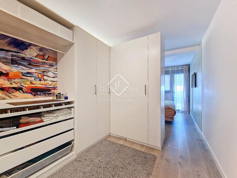 Foto e59bcf93-c63f-475a-87d4-fccce555973c. Piso fantástico piso exterior con 4 dormitorios, plaza de aparcamiento y piscina comunitaria en venta en Vilanova i la Geltrú