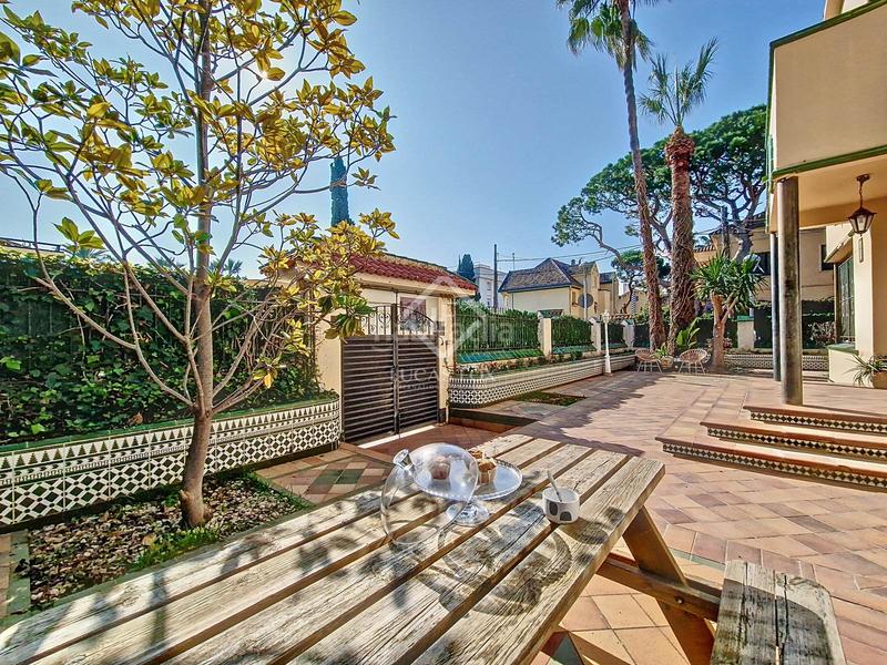 Foto 16004861-5b90-4300-9457-720b0648d0d4. Chalet espectacular casa independiente a cuatro vientos con vistas al mar en venta en Ribes Roges en Vilanova i la Geltrú