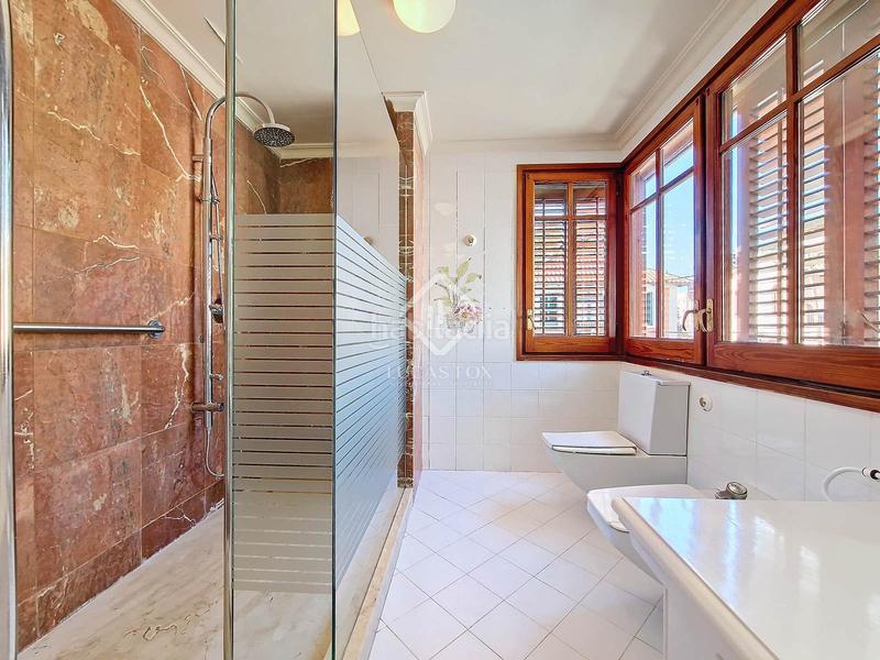 Foto 5189f683-979d-4c6b-a293-942e221f384b. Chalet espectacular casa independiente a cuatro vientos con vistas al mar en venta en Ribes Roges en Vilanova i la Geltrú
