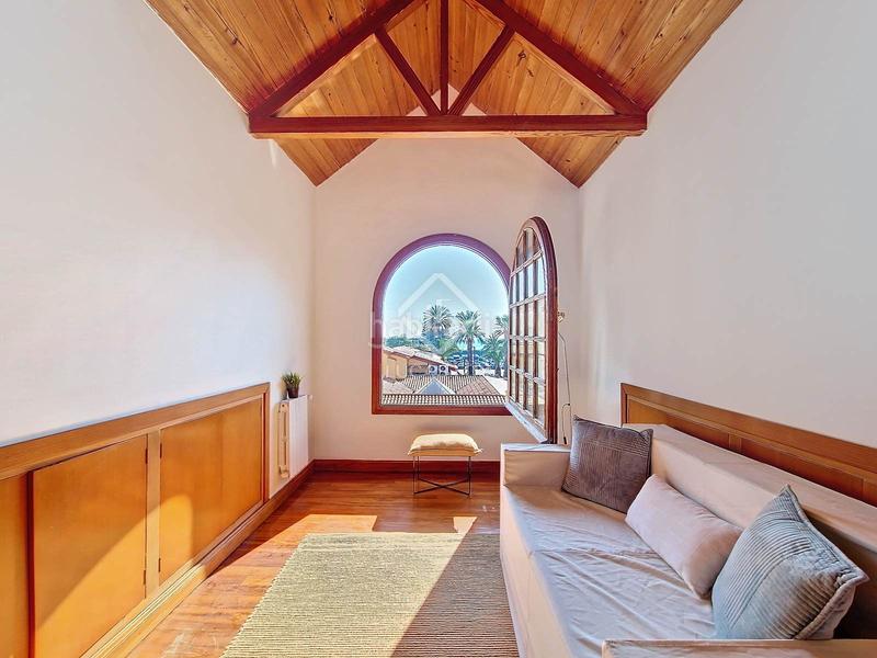 Foto 6879cdf3-2922-4314-86af-10a5c99a2508. Chalet espectacular casa independiente a cuatro vientos con vistas al mar en venta en Ribes Roges en Vilanova i la Geltrú