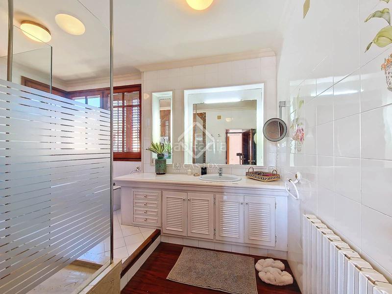 Foto 8fd2e55e-f0fd-4a56-af30-3902f94900a0. Chalet espectacular casa independiente a cuatro vientos con vistas al mar en venta en Ribes Roges en Vilanova i la Geltrú