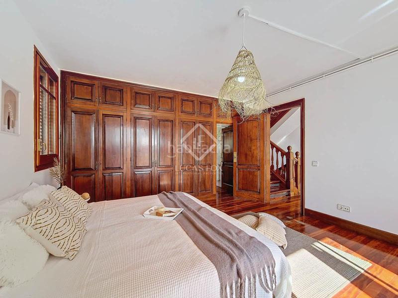 Foto 99d45465-e67b-4d97-92f8-80f7f2fbae99. Chalet espectacular casa independiente a cuatro vientos con vistas al mar en venta en Ribes Roges en Vilanova i la Geltrú