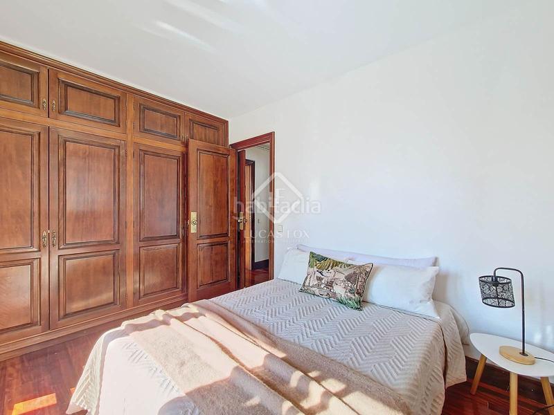 Foto fb5269d9-9ade-4410-afcd-2b8cdd997989. Chalet espectacular casa independiente a cuatro vientos con vistas al mar en venta en Ribes Roges en Vilanova i la Geltrú
