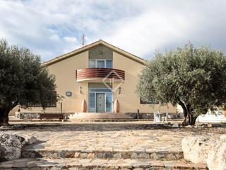Chalet à Nord. Magnífica casa rústica de 237 m útiles con piscina en una parcel