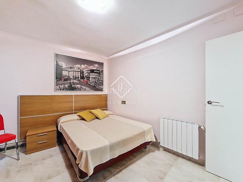 Foto b65733f6-e53b-4273-b3a6-598c846b85cb. Piso fantástico piso esquinero muy luminoso y con vistas al puerto deportivo en venta en vilanova en Vilanova i la Geltrú