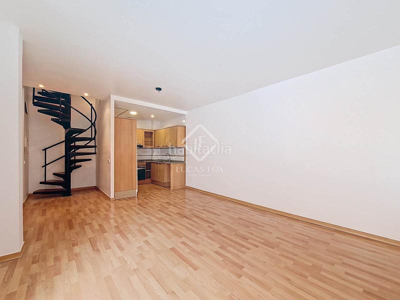 Foto a7fbd7de-a401-423a-8f1e-682f69690d2e. Piso  dúplex con encanto en venta en el casco antiguo en Vilanova i la Geltrú
