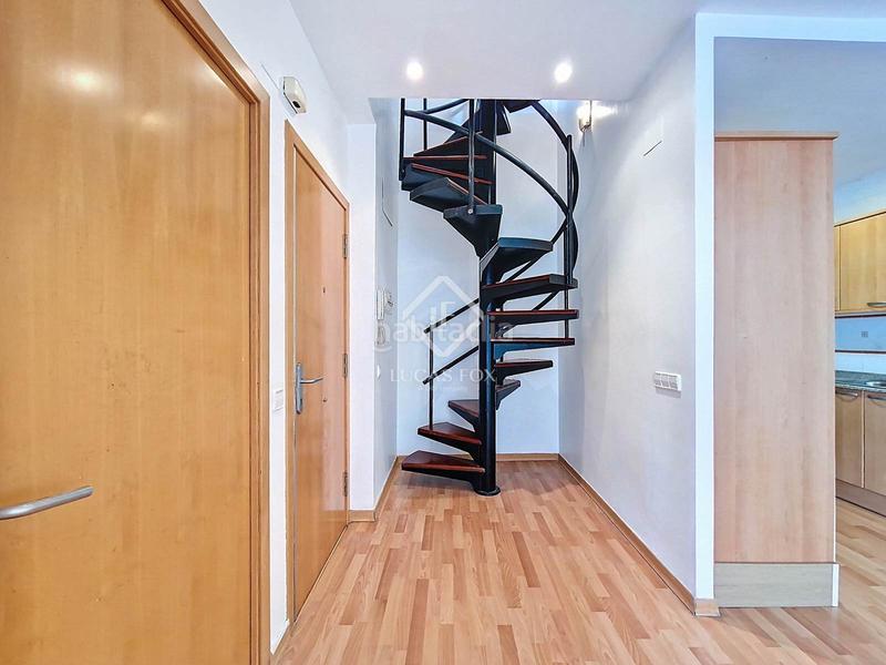 Foto e8fe7daf-9a3a-4293-b90f-43d8c56caf14. Piso  dúplex con encanto en venta en el casco antiguo en Vilanova i la Geltrú