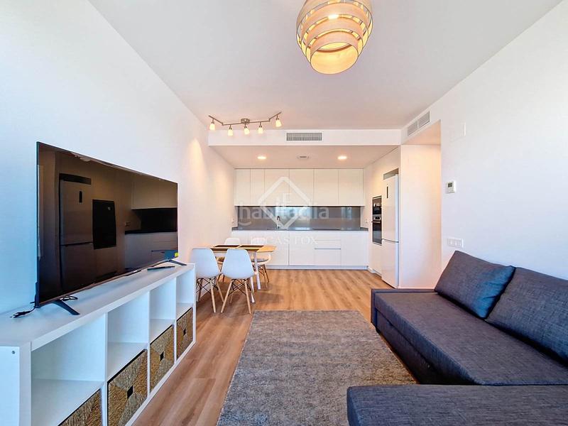 Foto b0b16981-dc95-4c3e-b424-e7a86a0e561a. Rent flat with heating parking pool in Barri de Mar Vilanova i la Geltrú