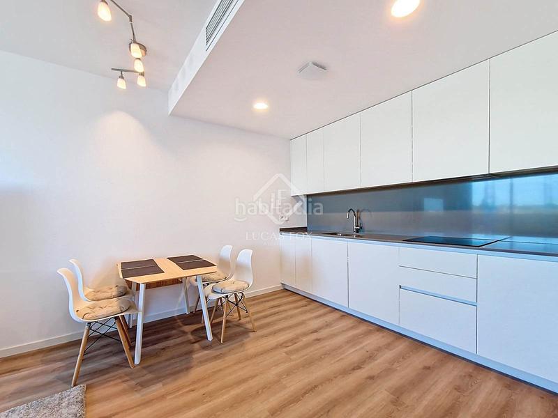 Foto cbd487fb-9ec8-487d-a3f0-e1a0994c8c0c. Rent flat with heating parking pool in Barri de Mar Vilanova i la Geltrú