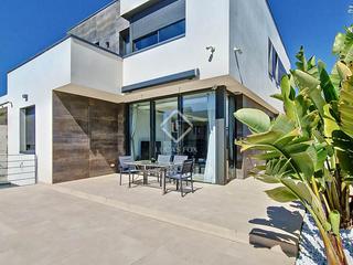 Xalet a La Collada-Sis Camins. Casa de diseño con grandes calidades en venta en la carrelada, v
