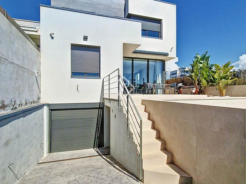 Foto 2603f210-4335-4064-9194-2ee42deee0bd. Chalet casa de diseño con grandes calidades en venta en la carrelada, en una de las mejores zonas de la ciudad en Vilanova i la Geltrú