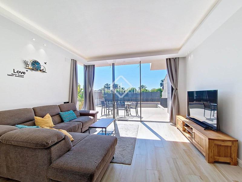 Foto 8d090f40-2e7c-45b9-bbb2-2c6a05668ec2. Chalet casa de diseño con grandes calidades en venta en la carrelada, en una de las mejores zonas de la ciudad en Vilanova i la Geltrú