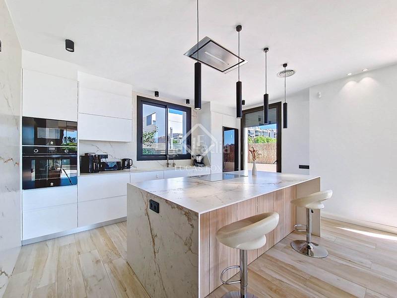 Foto 8f244c61-1b36-4b33-96e1-d8422cdcffc7. Chalet casa de diseño con grandes calidades en venta en la carrelada, en una de las mejores zonas de la ciudad en Vilanova i la Geltrú