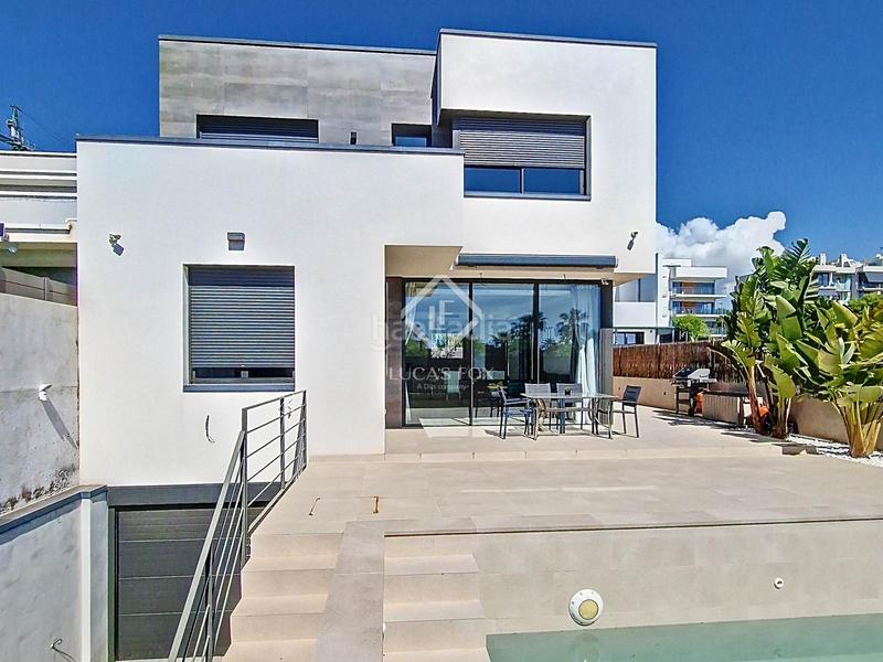 Foto 9f8a7896-cfc4-4a67-ae5f-3f255b9ef109. Chalet casa de diseño con grandes calidades en venta en la carrelada, en una de las mejores zonas de la ciudad en Vilanova i la Geltrú