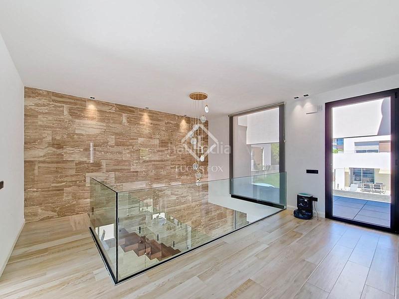 Foto b7fe351c-a889-4a6c-8156-61a1acb9c1d1. Chalet casa de diseño con grandes calidades en venta en la carrelada, en una de las mejores zonas de la ciudad en Vilanova i la Geltrú
