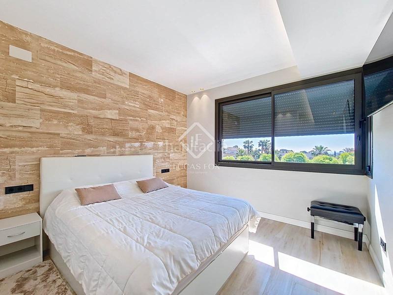 Foto f9b20cf6-01ac-4edf-92ca-b9b2fb62f425. Chalet casa de diseño con grandes calidades en venta en la carrelada, en una de las mejores zonas de la ciudad en Vilanova i la Geltrú